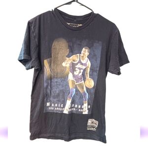 Mitchell & Ness Tshirt Mens Sz S Black Lakers Magic Johnson Short Sleeve